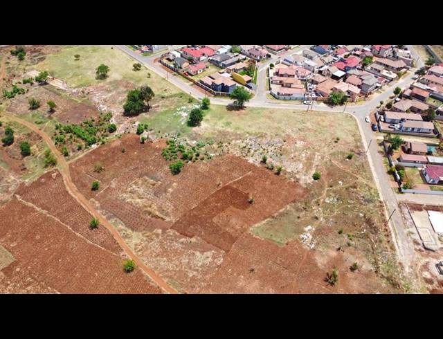 LAND FOR SALE IN CLAYVILLE